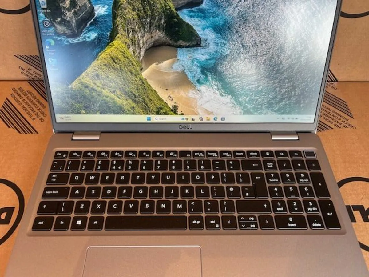 Dell Latitude 5520 15.6" I5 11th Gen 16GB Ram 11 P - Image 2