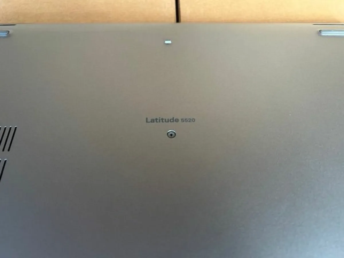Dell Latitude 5520 15.6" I5 11th Gen 16GB Ram 11 P - Image 3