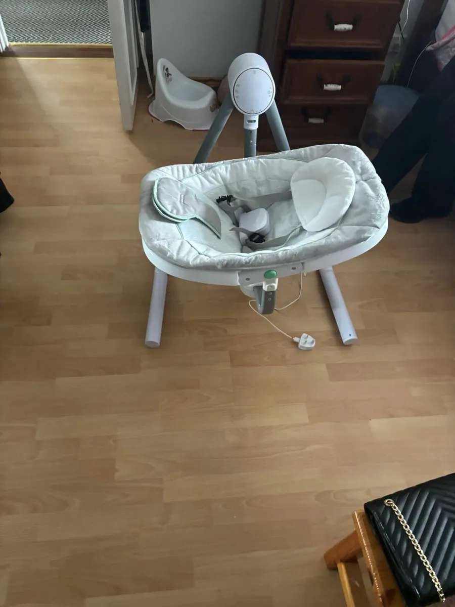 Travel cot & baby swing chair free to collect - Image 1