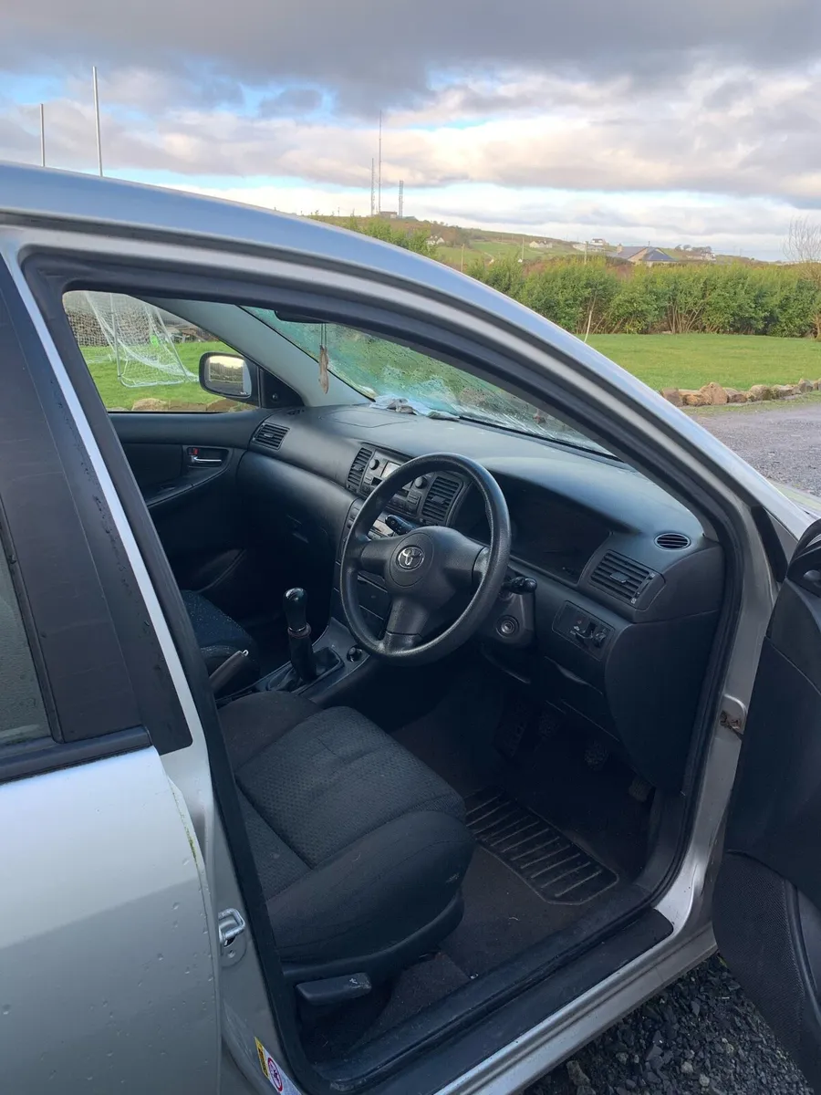 Toyota Corolla - Image 4