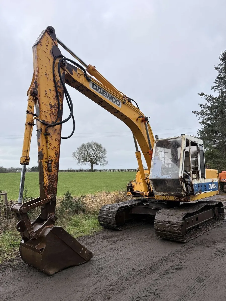 Daewoo DH130-2 Digger Excavator - Image 4