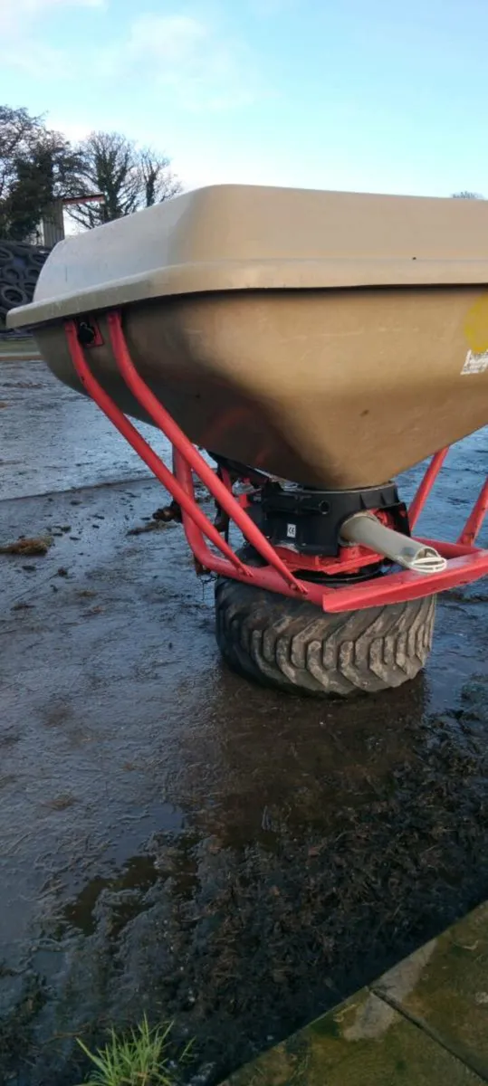Abbey fertiliser spreader - Image 3
