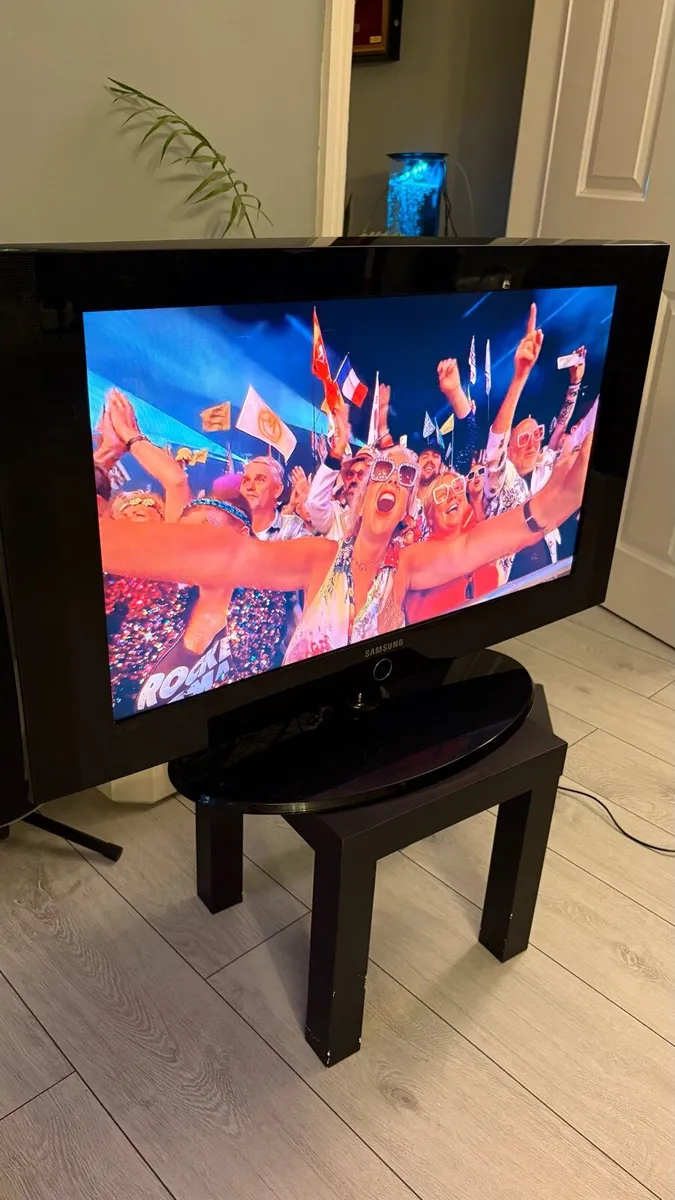 Samsung Tv 32” - Image 1