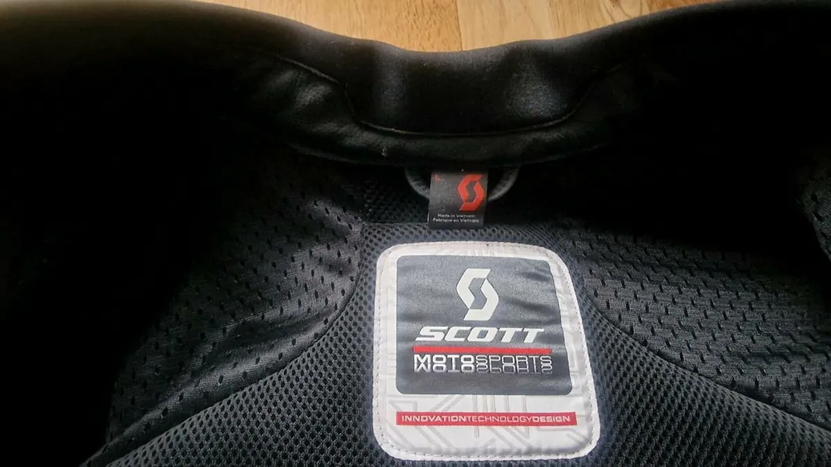 Motorcycle Jacket/suit/boots/gloves & helmet - Image 3