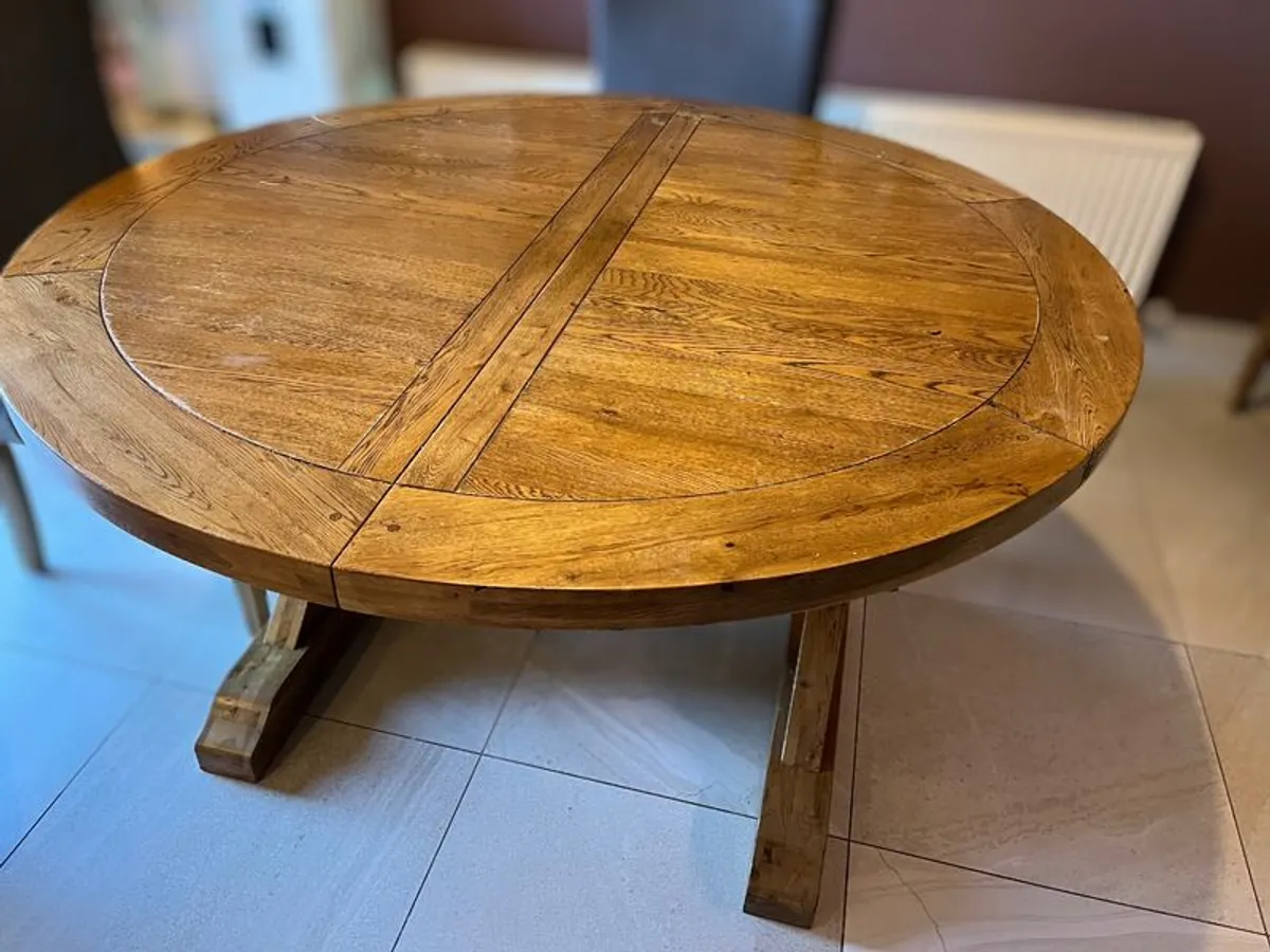 Extendable dining table and 6 chairs - Image 4