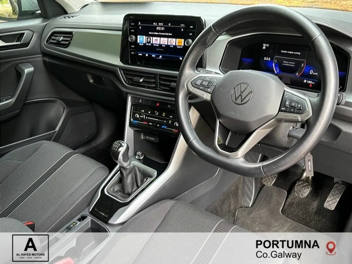 Volkswagen T-Roc 2023 LIFE 2.0 TDI 6SPEED 116BHP - Image 2