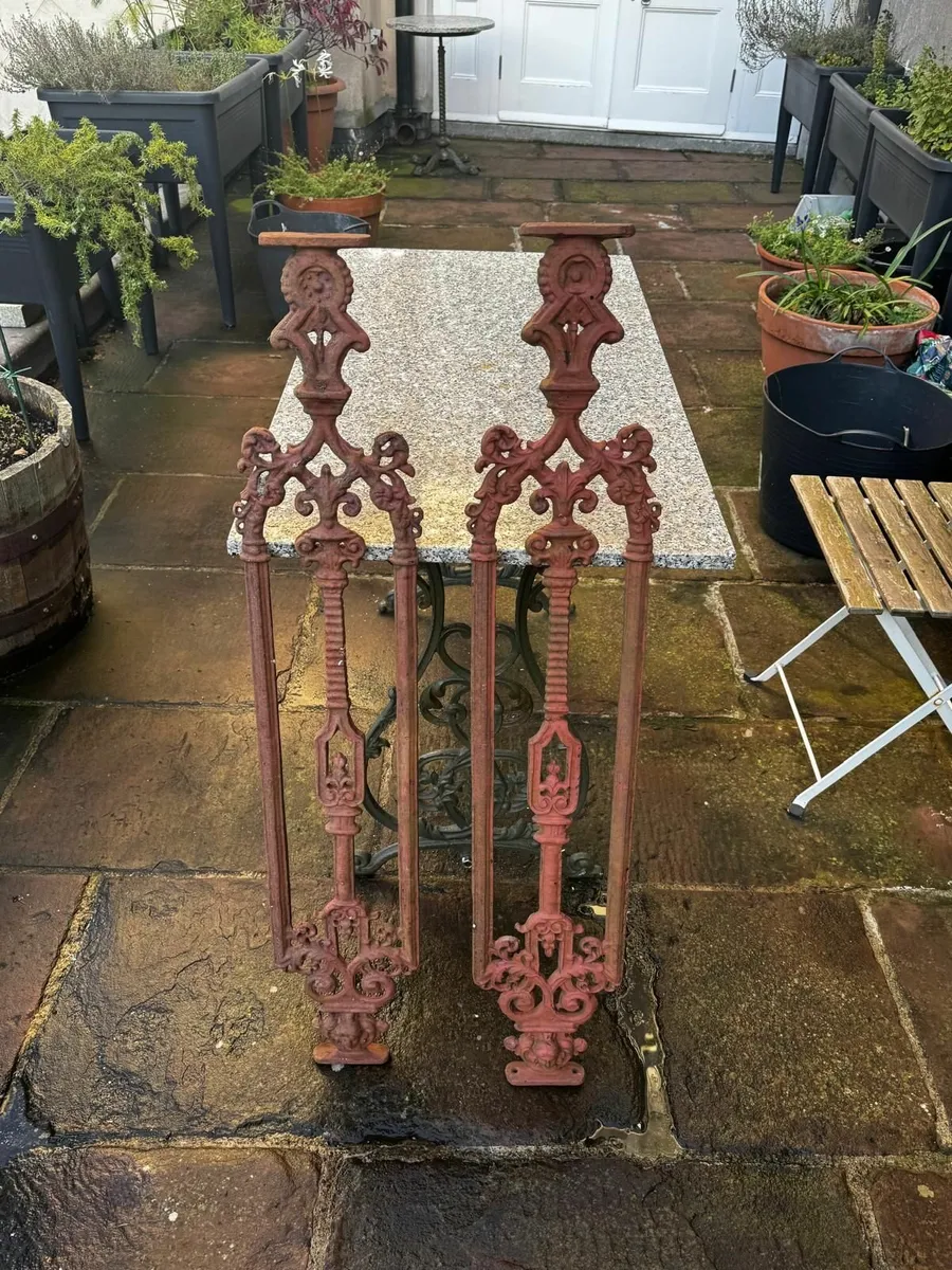 Original Victorian cast iron balustrades - Image 1