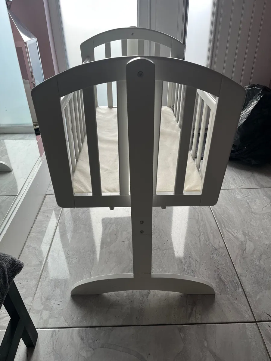 Baby’s Cradle cot - Image 2