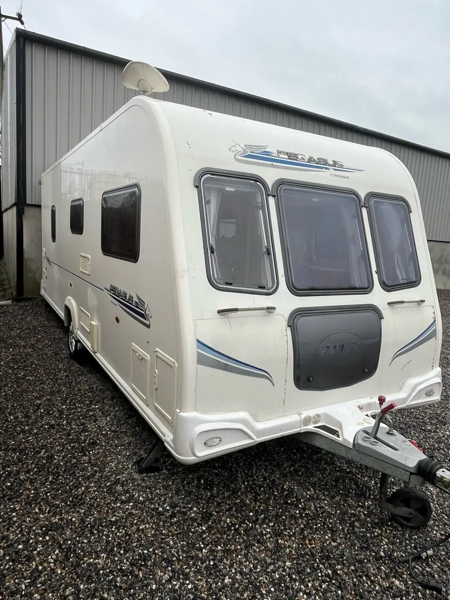 Bailey Pegasus 524 fixed bed caravan 4-5 berth - Image 2