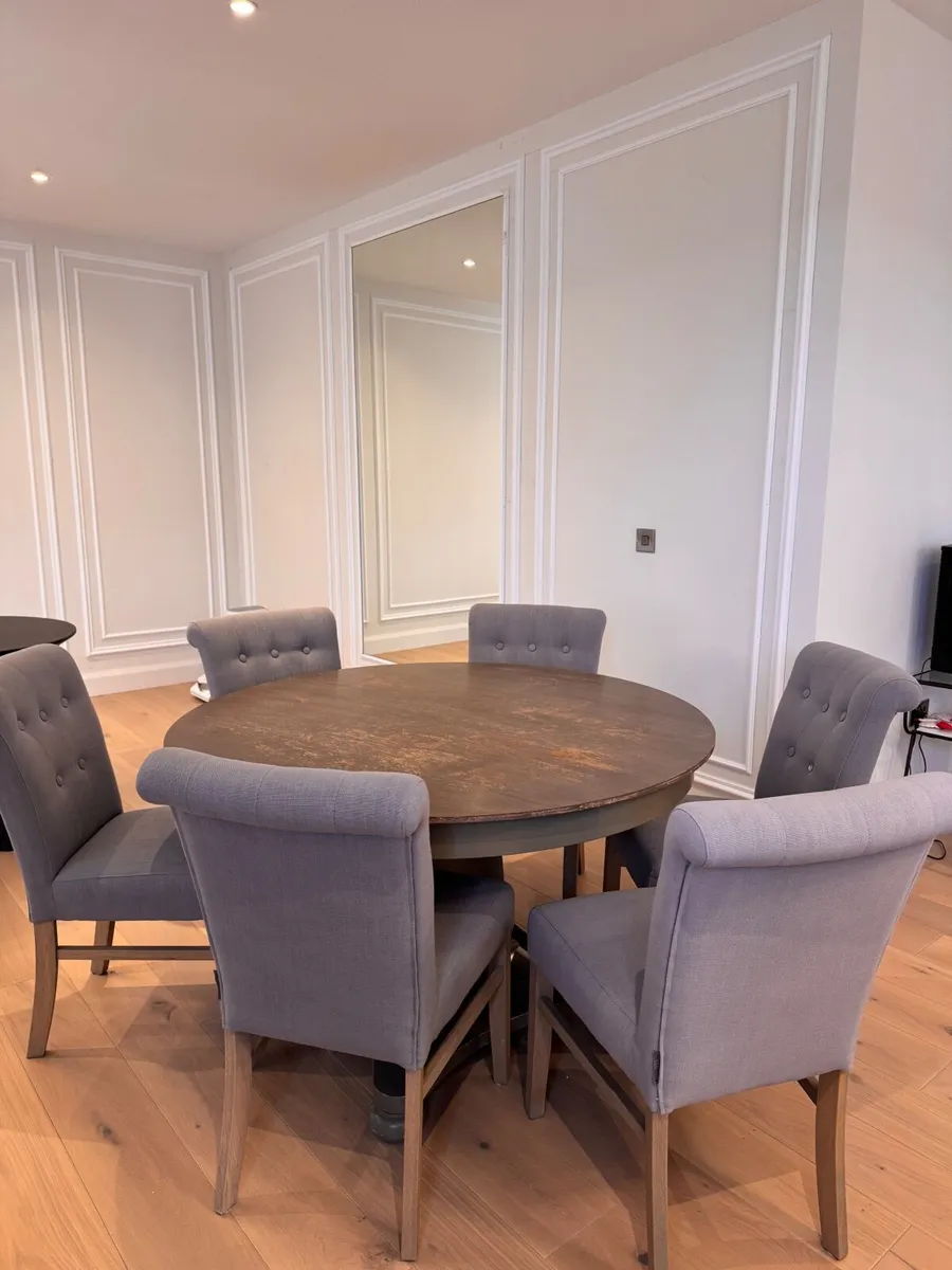 Dining table + 6 chairs - Image 1