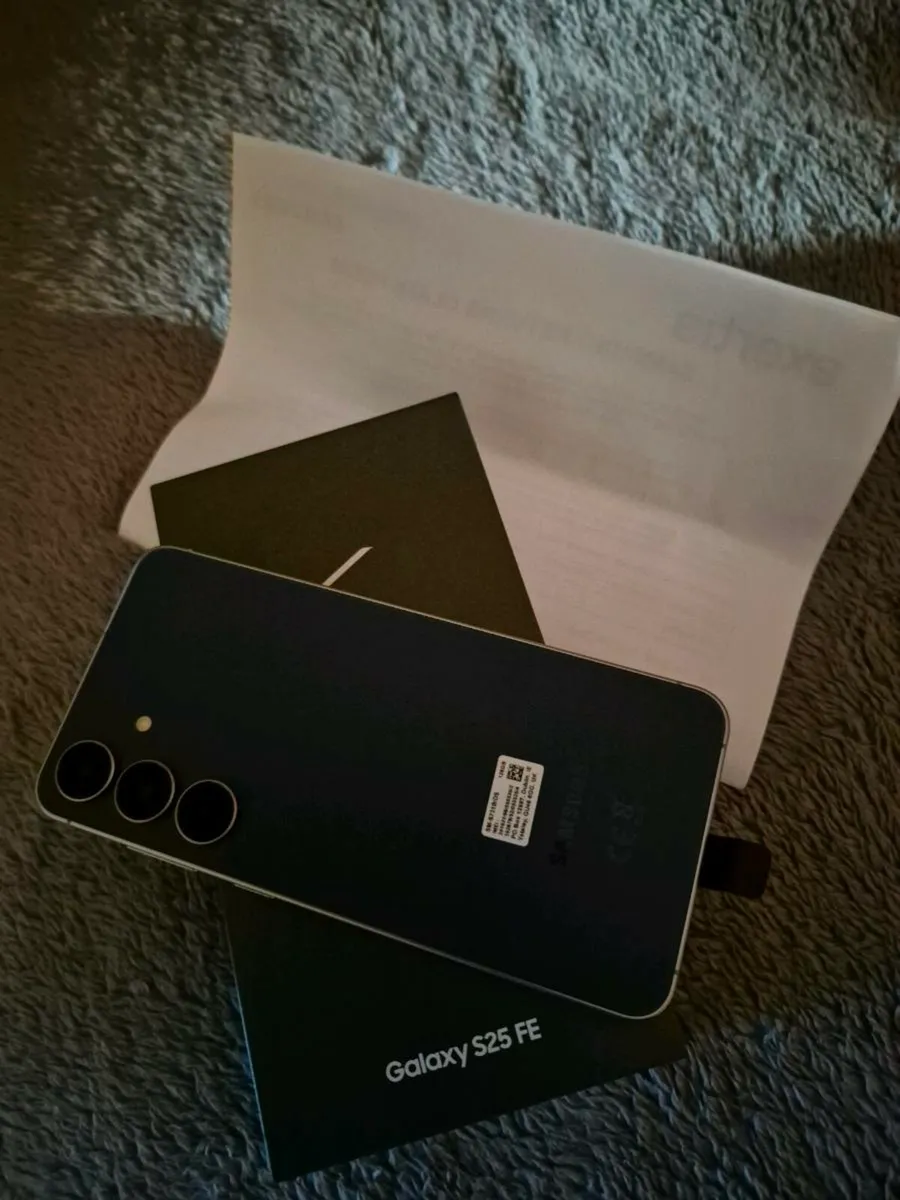 SAMSUNG GALAXY S25 FE - Image 3