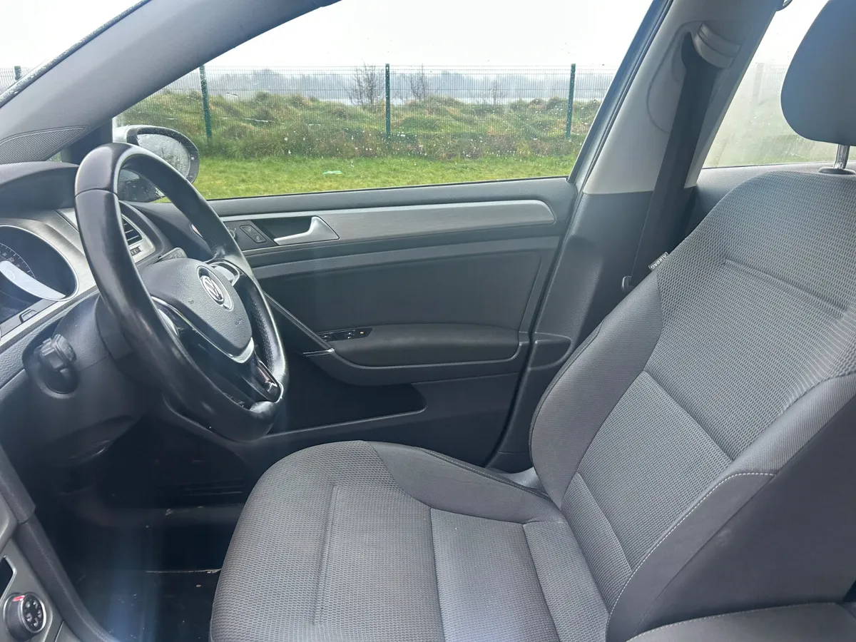 Volkswagen Golf 2014 , 1.2 petrol , auto , - Image 2