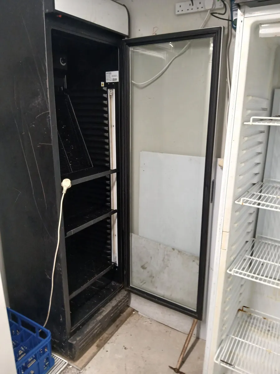 Display fridge - Image 2