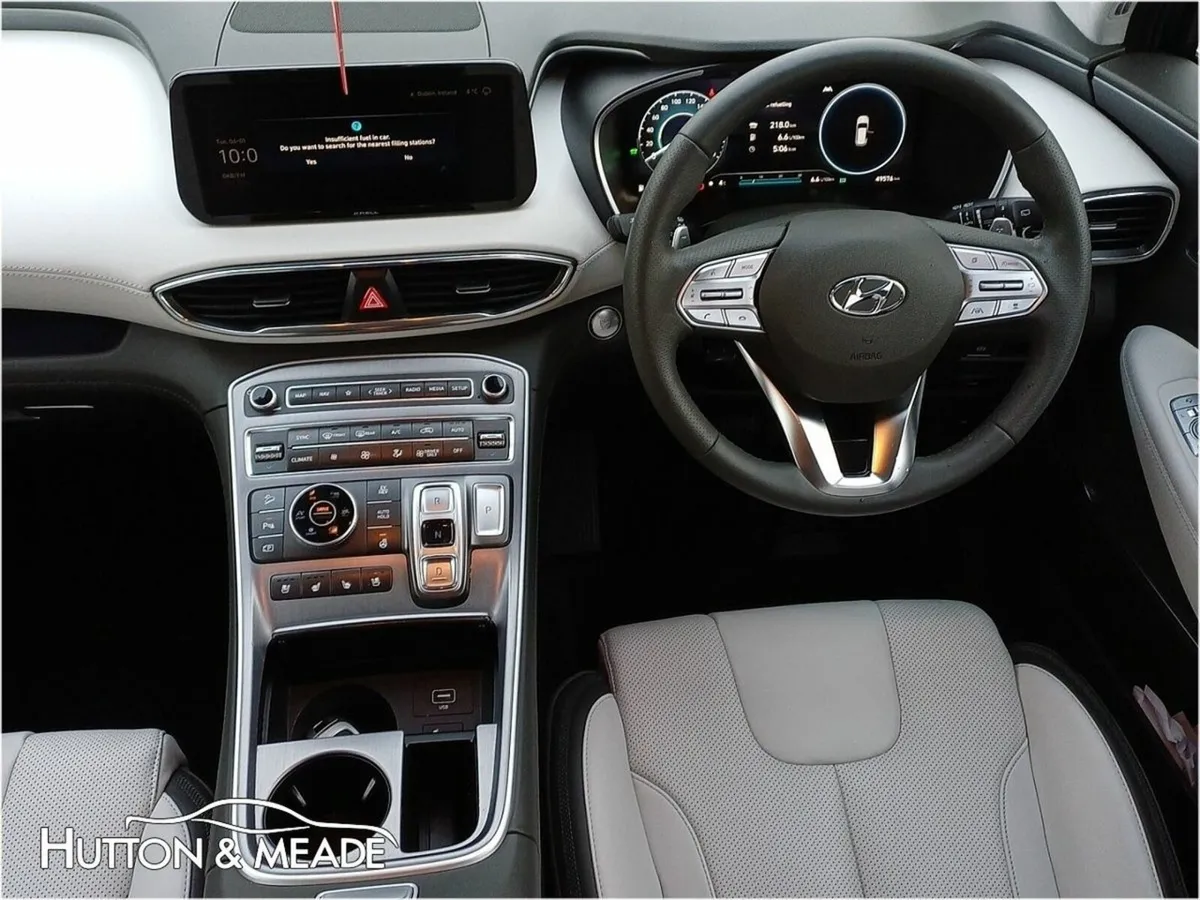 Hyundai Santa Fe Executive Plus PHEV 1.6 Petrol 5d - Image 4