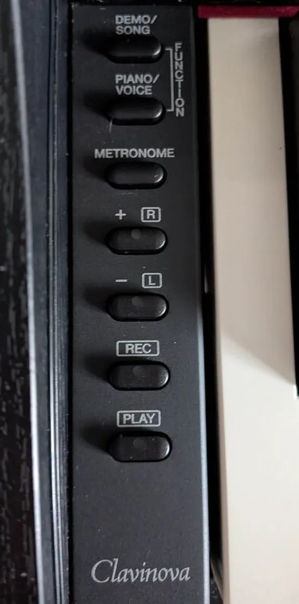 Yamaha Clarinova CLP-625 - Image 2