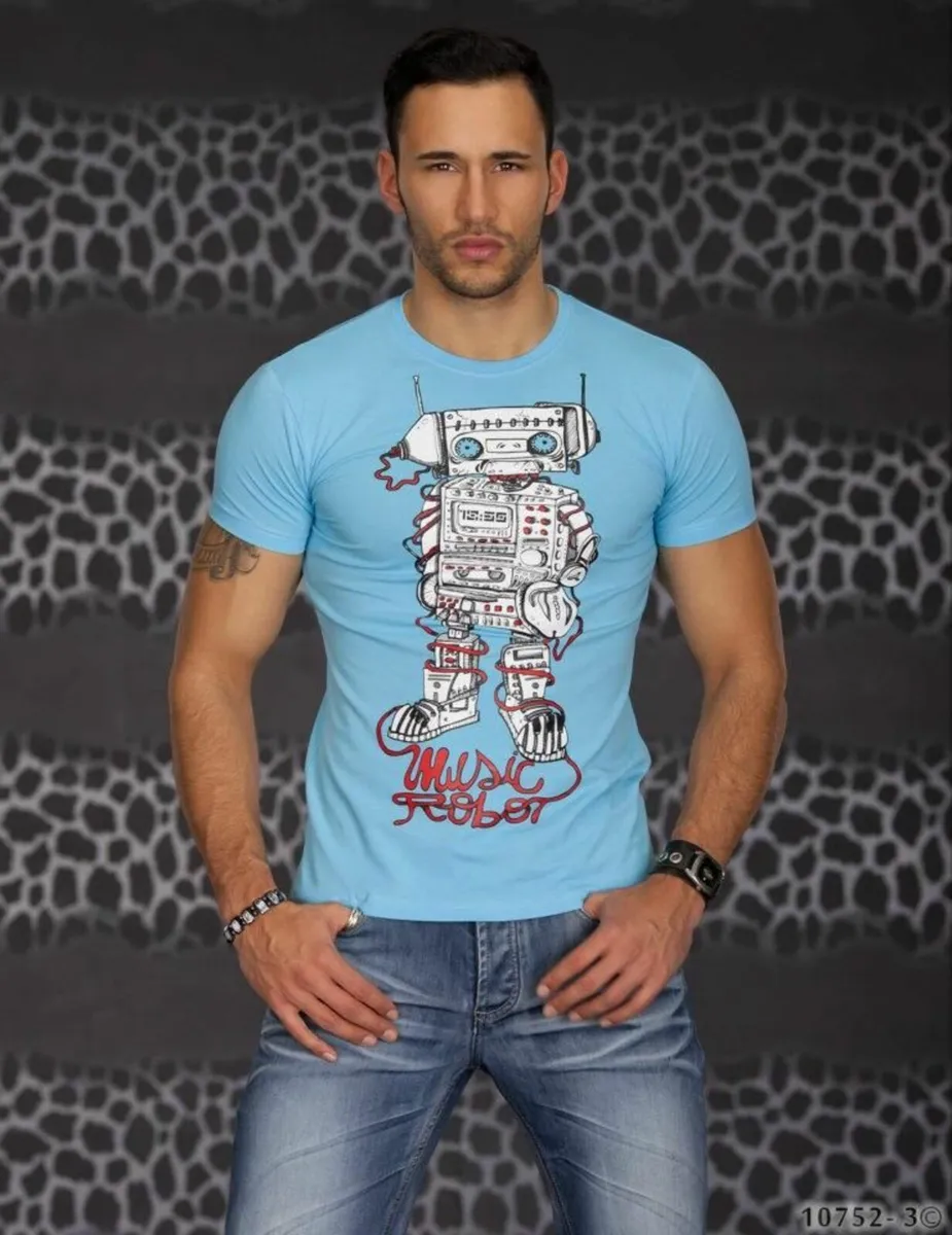 man t shirt size s sm with print - Image 2