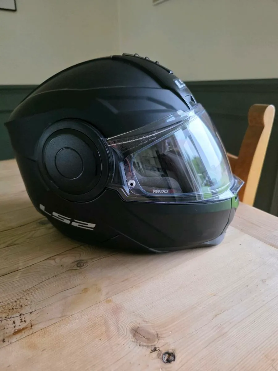 LS2 Motorcycle Helmet, LS2 Jacket - Image 3