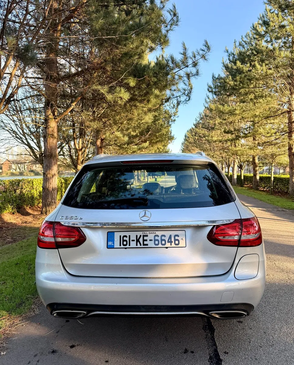 2016 Mercedes C350e Premium - Image 4