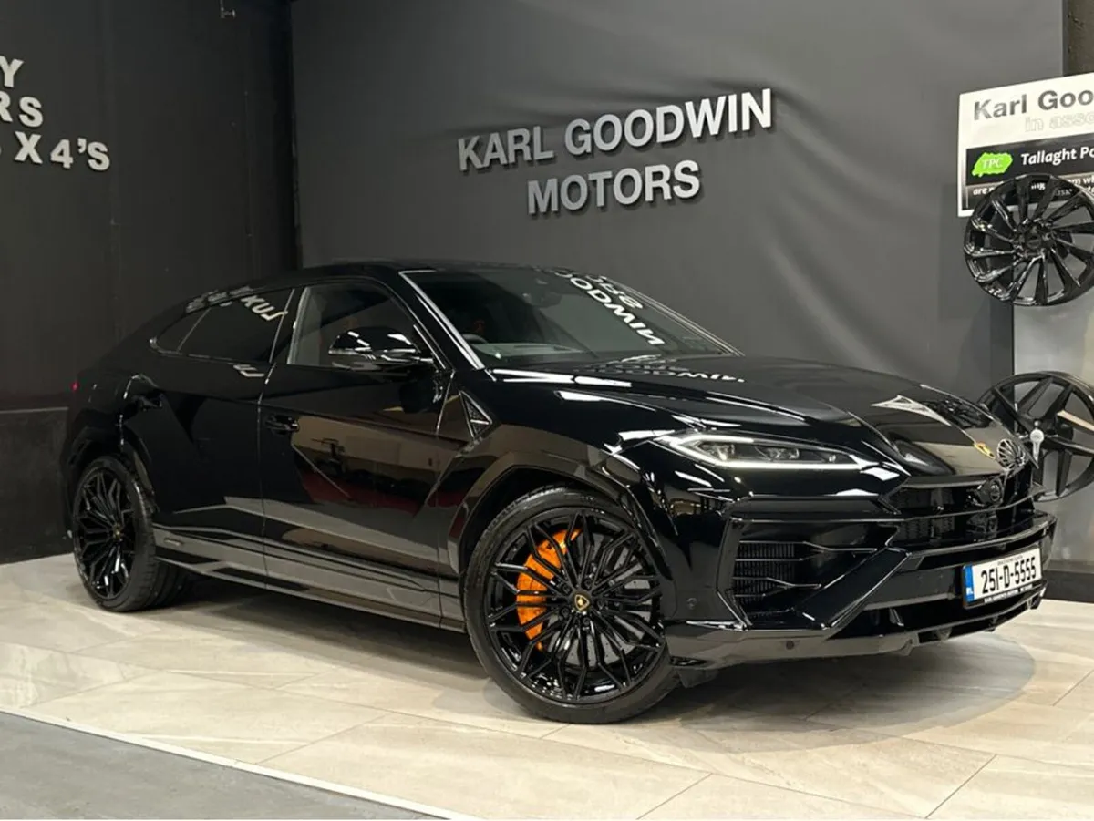 URUS S E-HYBRID AWD 800 BHP - Image 1