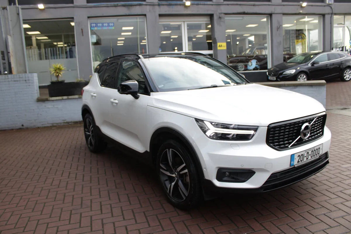 2.0T5 R-DESIGN 5DR ESTATE AUTO // STUNNING CAR LOA - Image 1