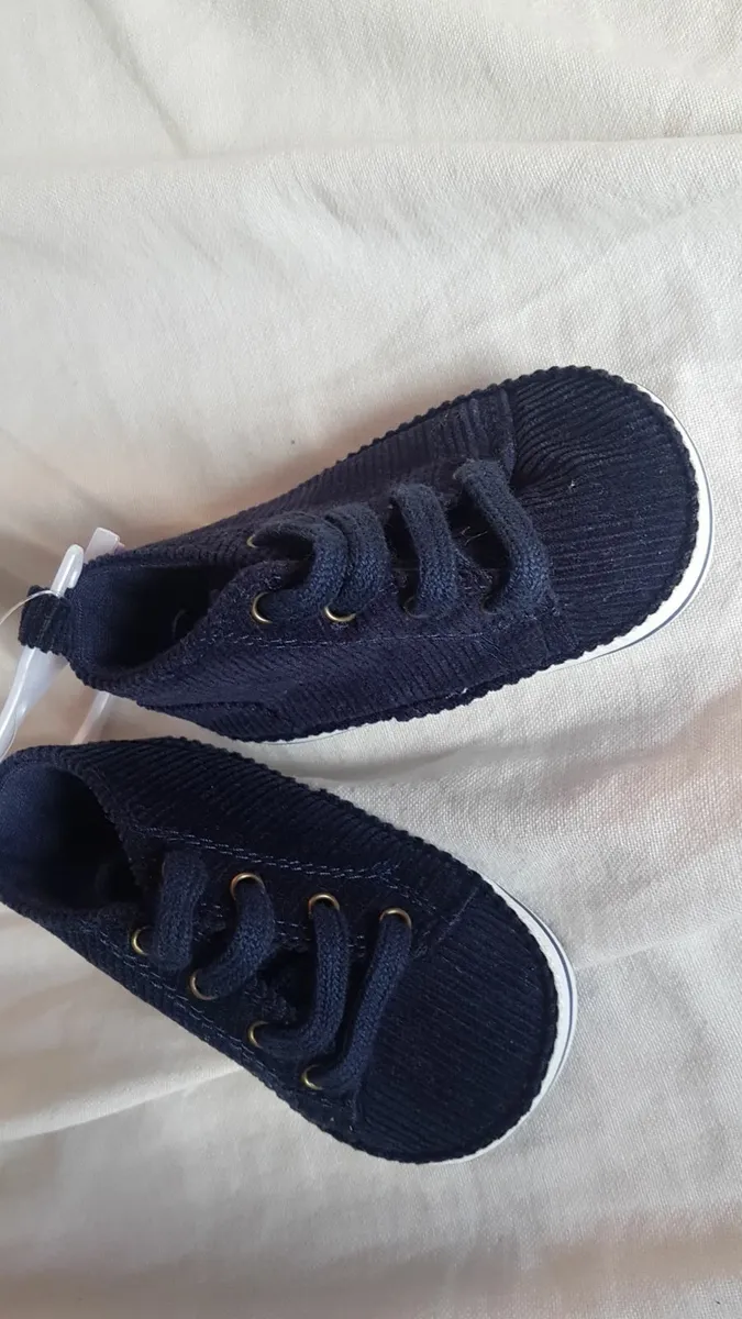 Baby 3/6 months shoes pre walker - Image 3