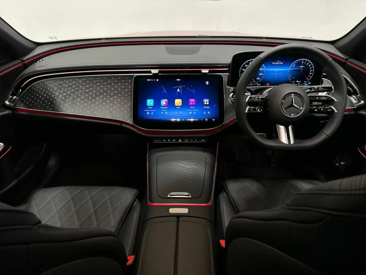 Mercedes-Benz E-Class E300 e AMG Line Edition + PH - Image 4