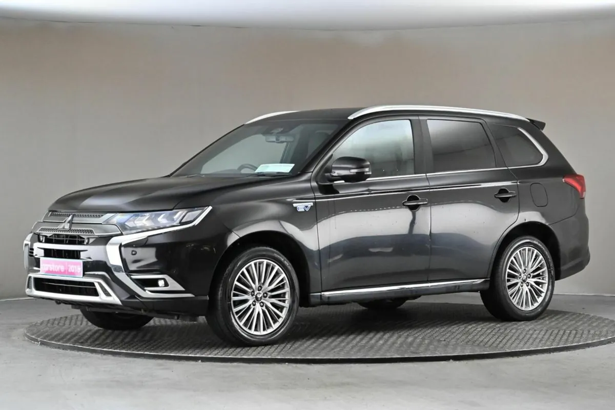Mitsubishi Outlander 2.4 4WD PHEV PLUG-IN 221BHP * - Image 4