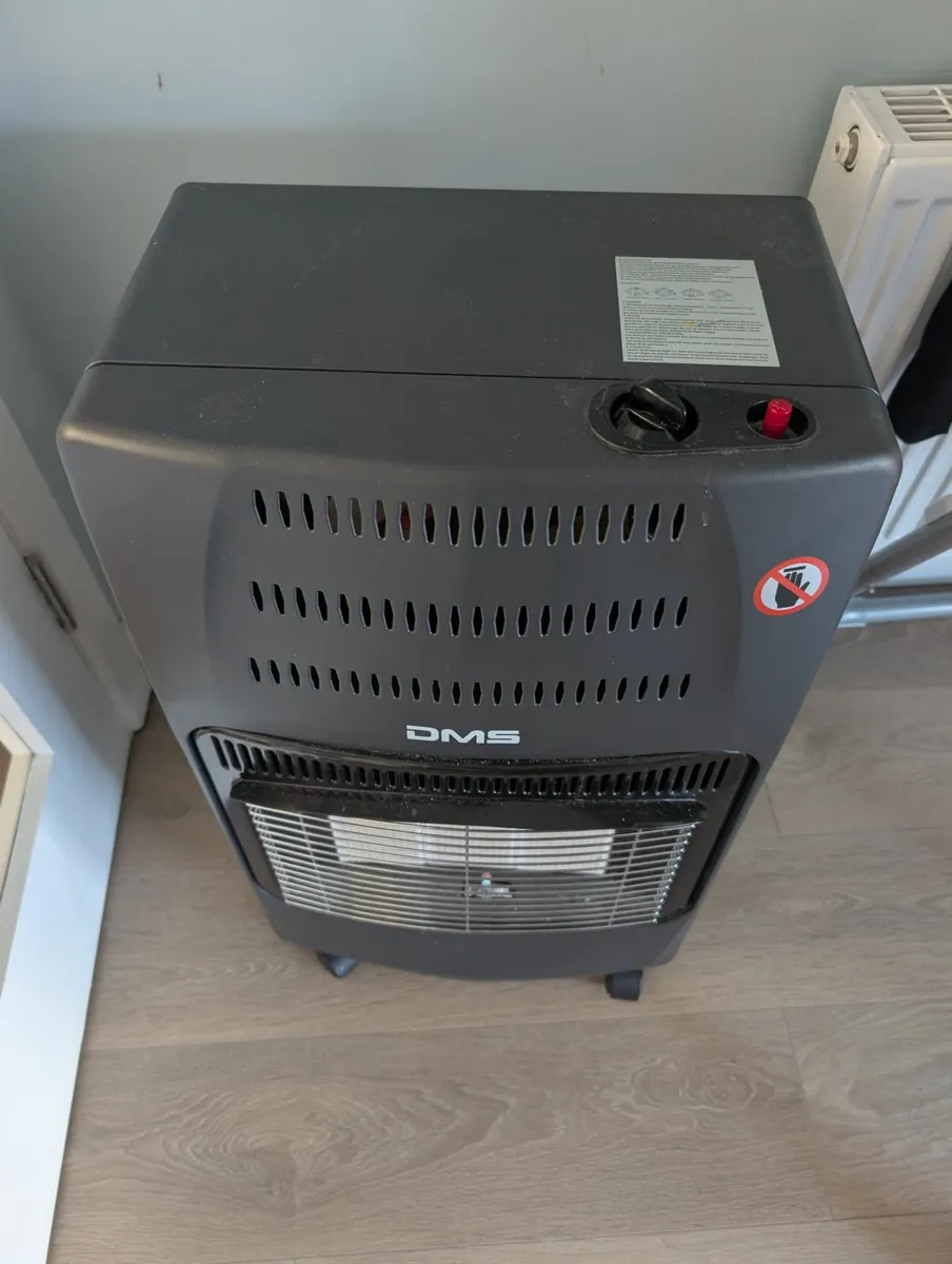 Gas Heater with 2x 11kg Butane Canisters  Canister - Image 2