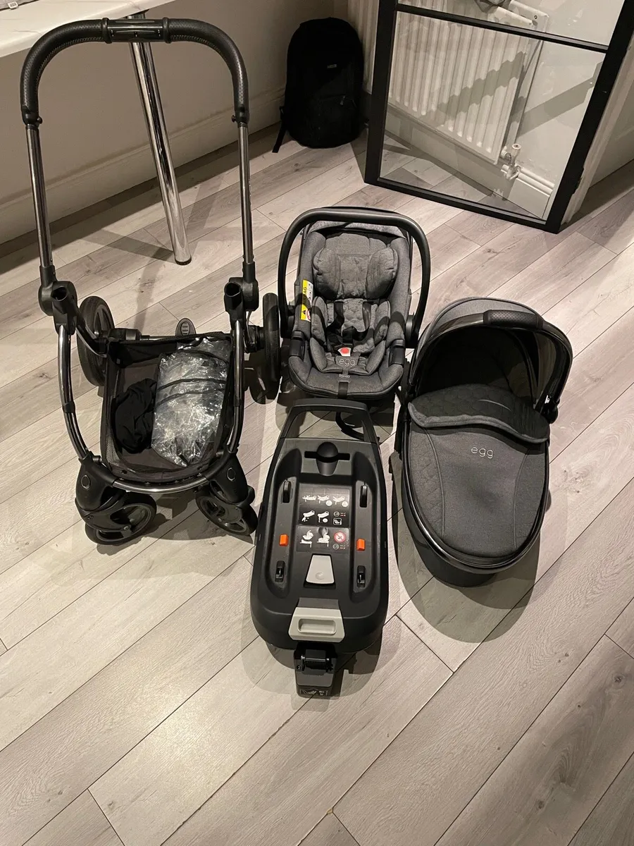 EGG 2 stroller, carrycot and car seat - Image 4