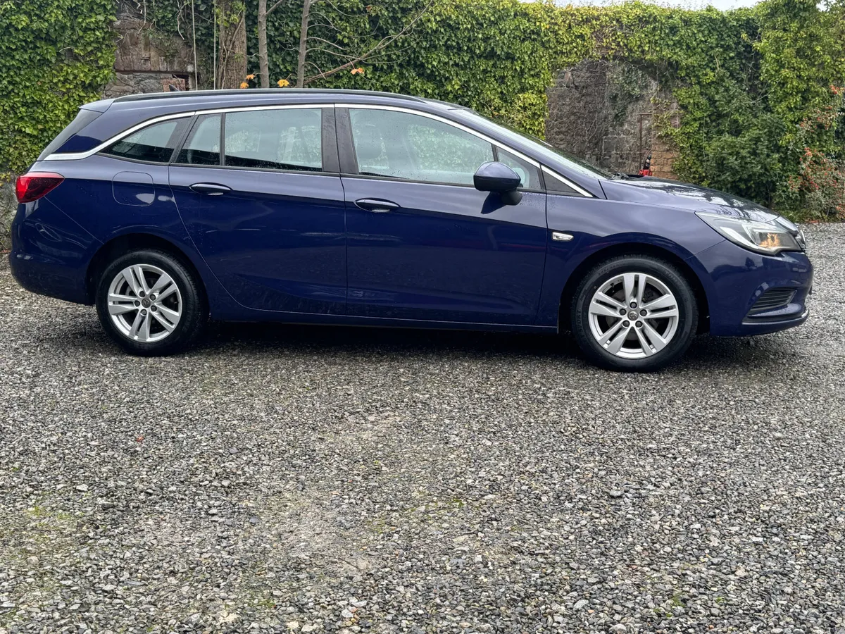 Vauxhall Astra 2017 - Image 2
