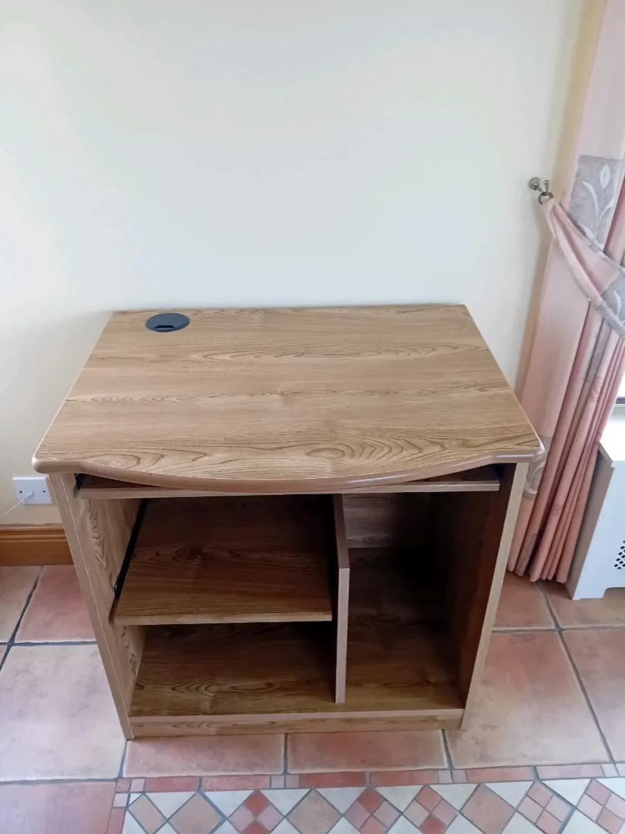 Computer desk - Image 2