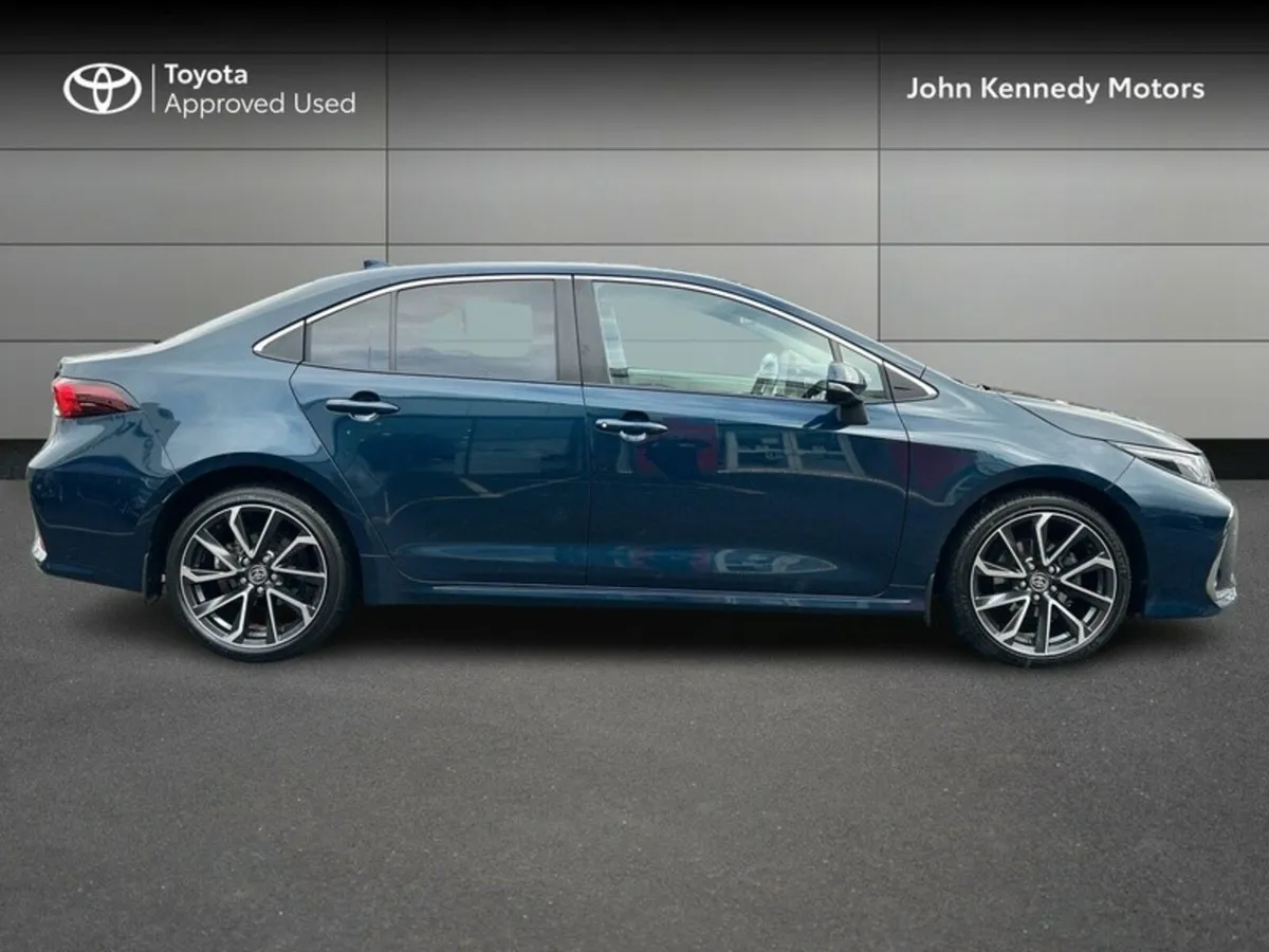Toyota Corolla SALOON SOL - Image 3