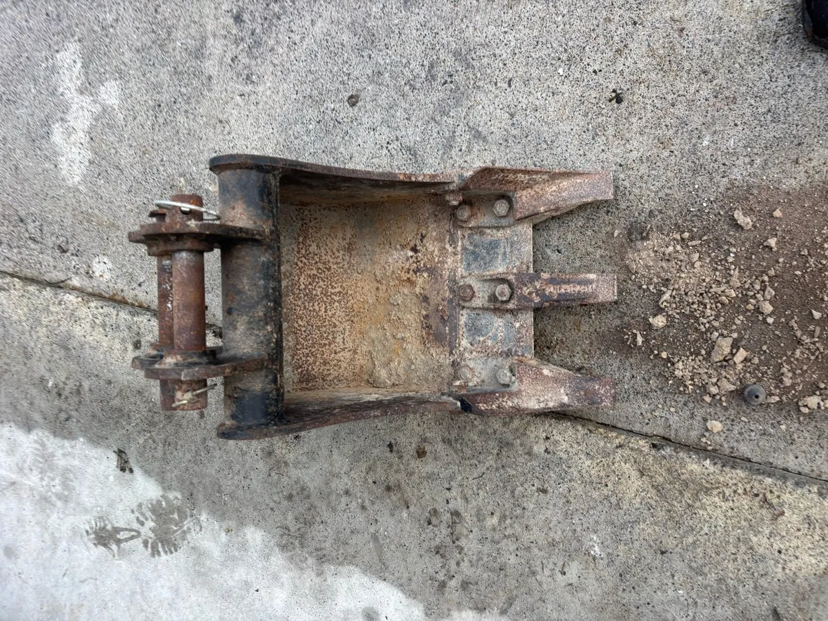 Kubota 1.9 ton bucket