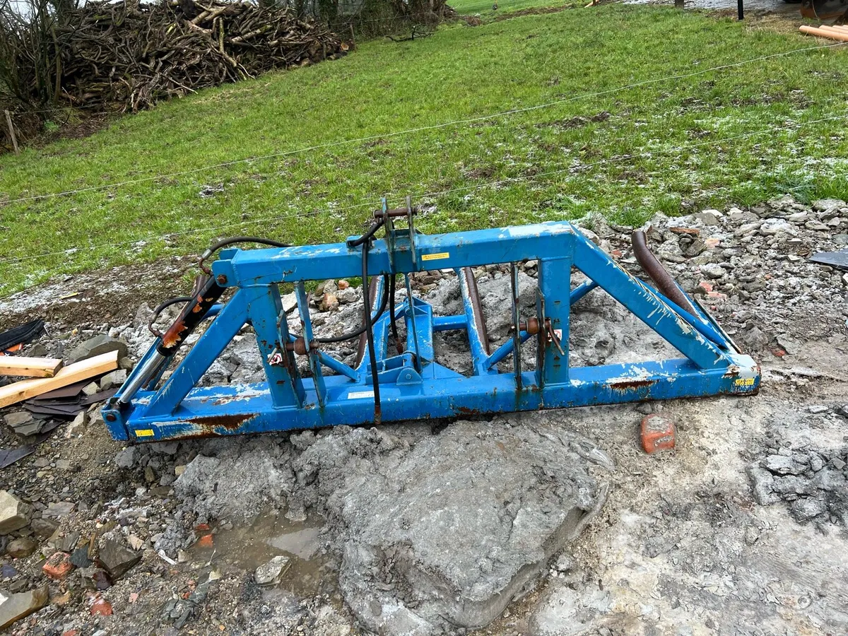 Fleming Bale Lifter - Image 1