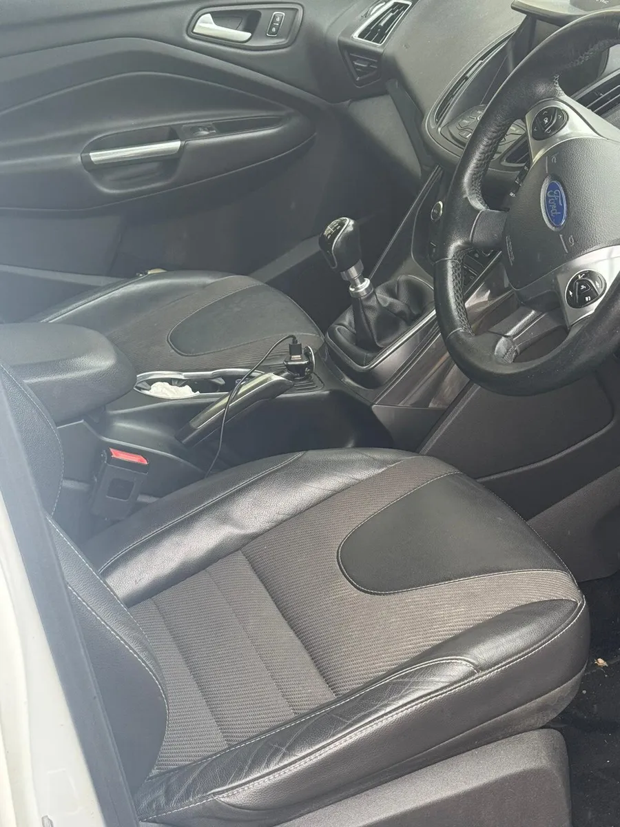 Low miles  Ford Mondeo 2016 Zetec diesel €6990 - Image 4