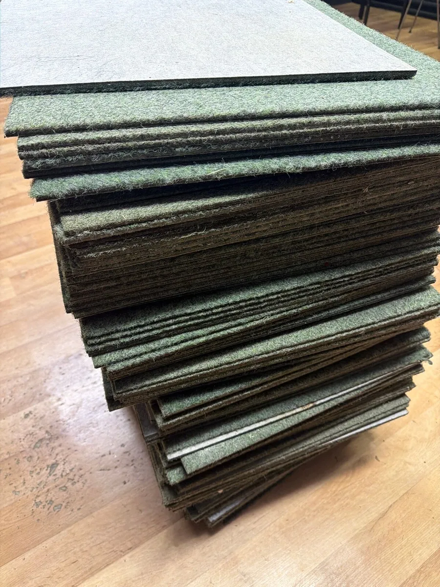 Carpet tiles 2’ sq - Image 3