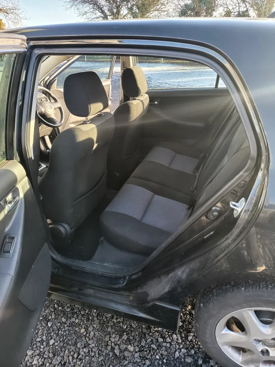 Toyota Corolla 2007 - Image 2