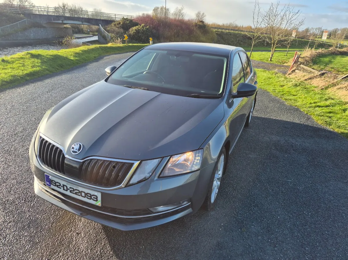 192 Skoda Octavia STYLE 1.6 TDI 115HP 4DR - Image 3