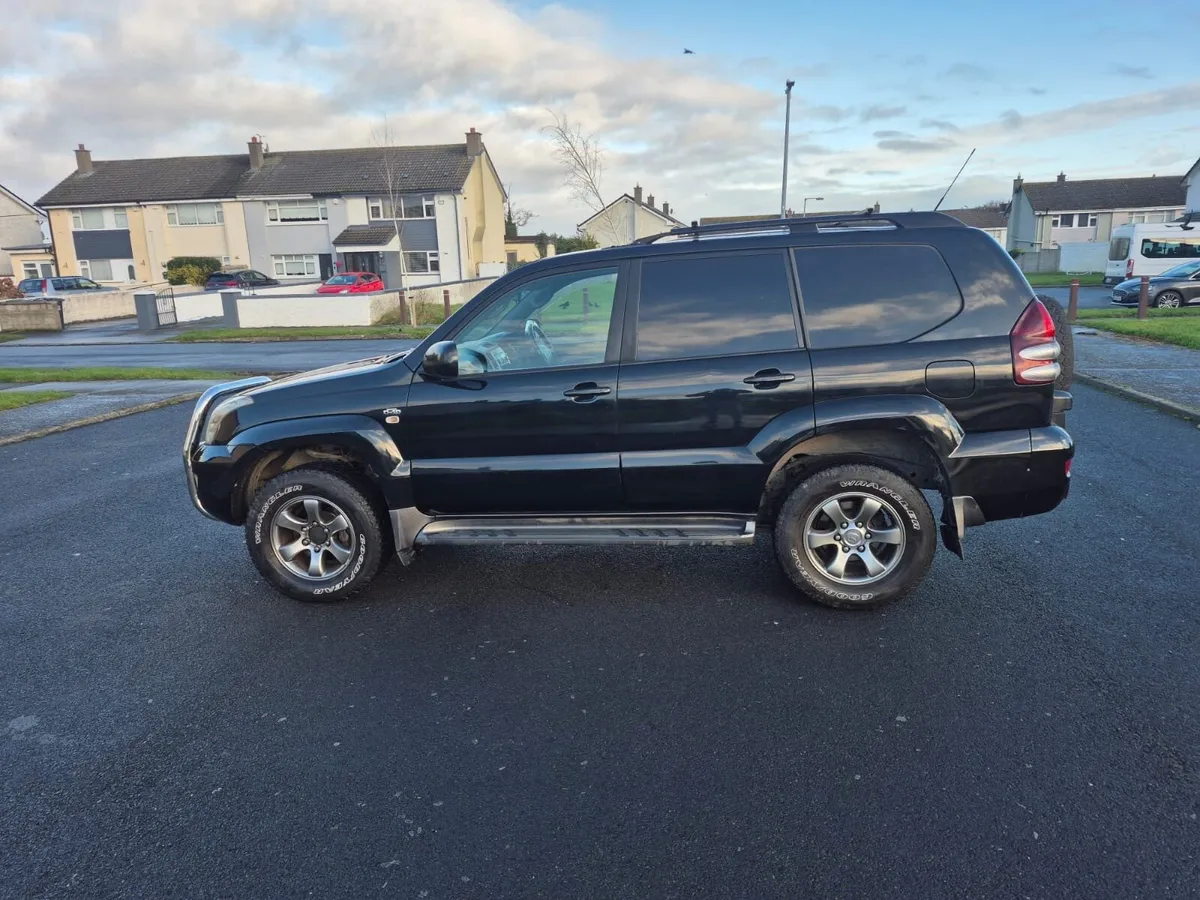 Toyota Land Cruiser - Image 3