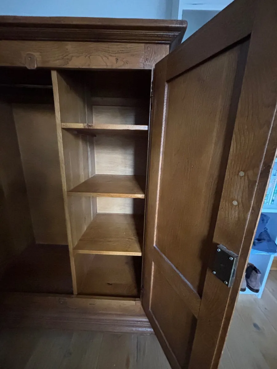 Oak wardrobe - Image 2