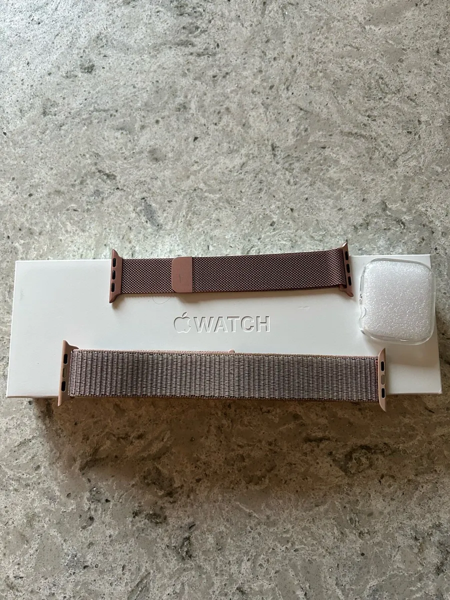 Apple Watch 9 45mm GPS pink like new with extras - Image 1