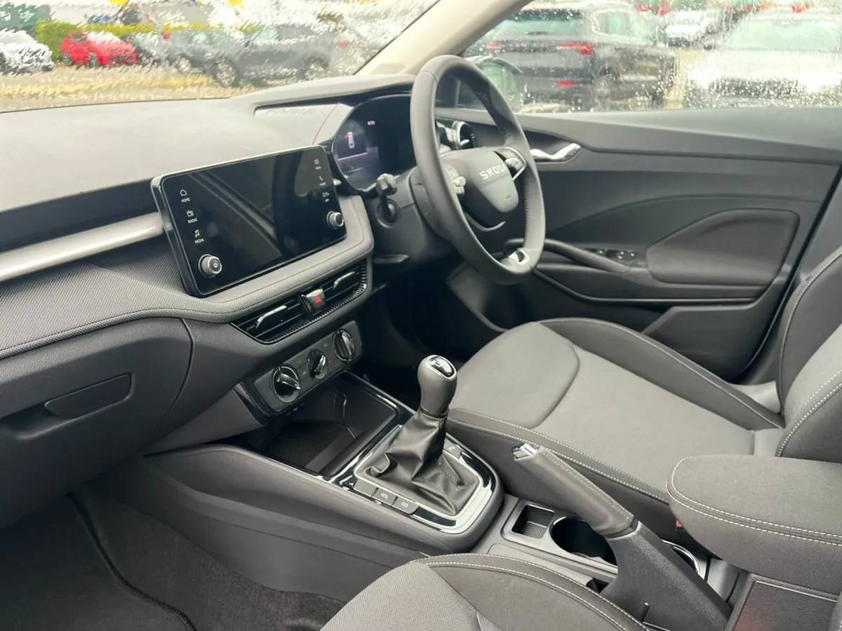 Skoda Fabia SELECTION SPEC 1L 80 HP - BLACK COLOUR - Image 3