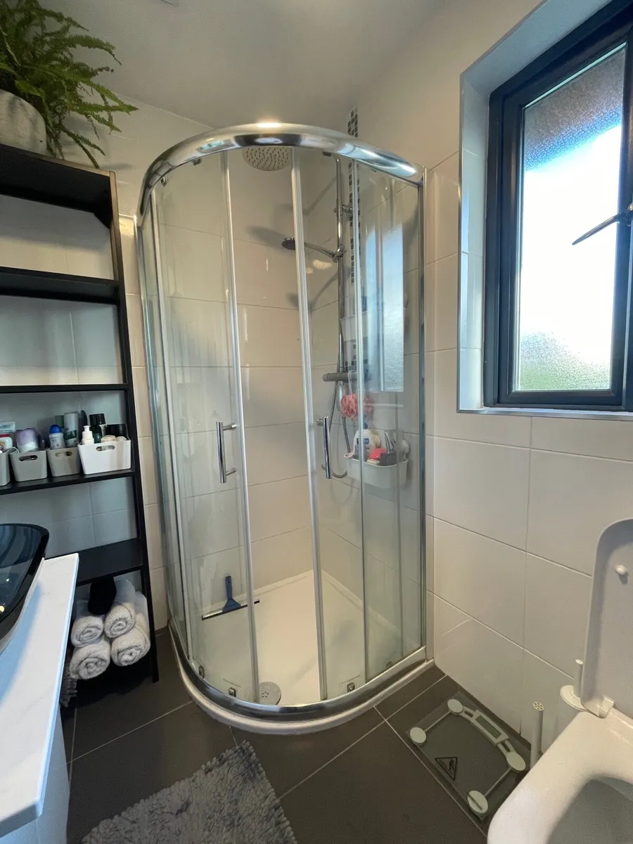 Bathroom items - sink, shower, shelves, towel rail - Image 4