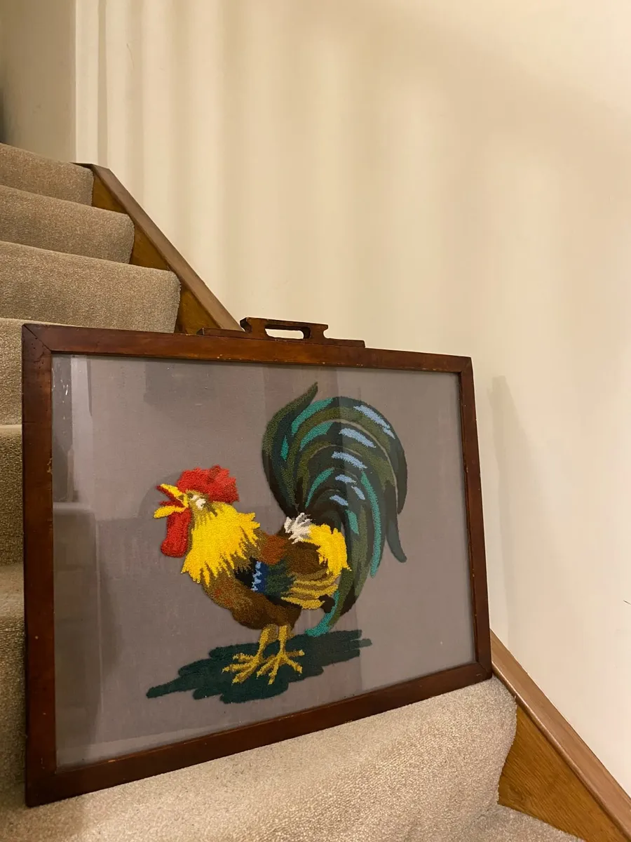 Vintage framed colourful crewel rooster - Image 1