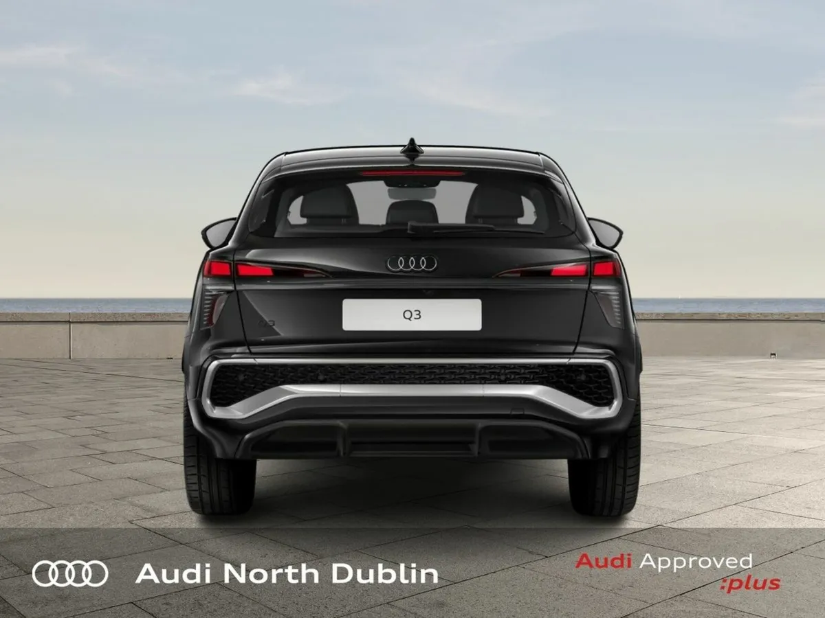 Audi Q3 Q3 Sportback S line e-hybrid  200 kW S tro - Image 4