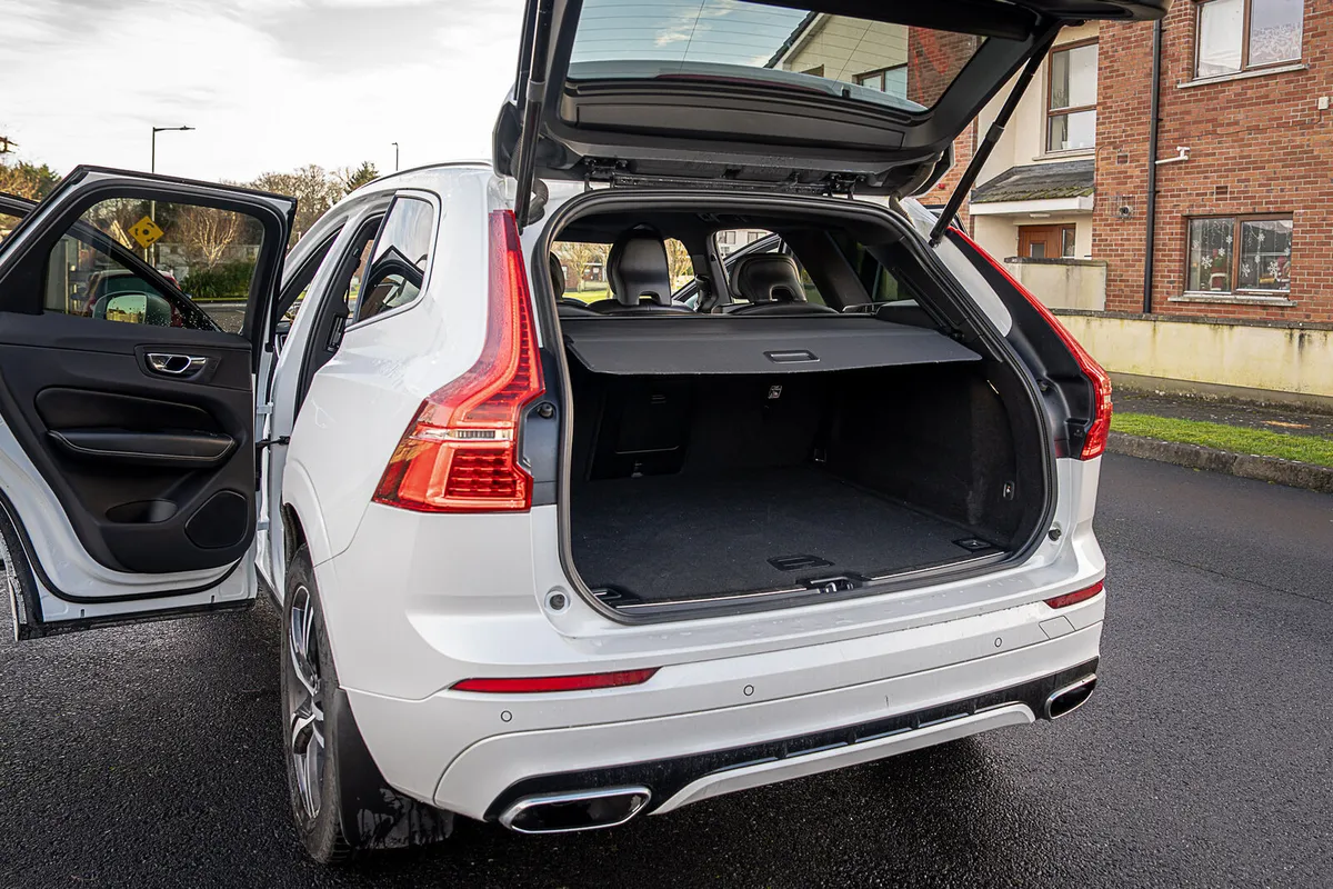 2019 Volvo Xc60 - Image 4