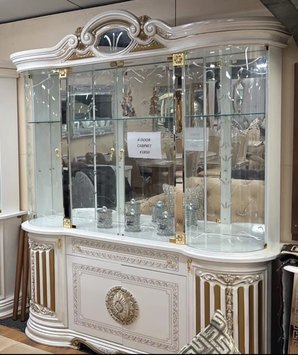 display cabinet