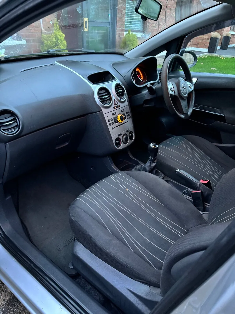 Opel Corsa 2009 - Image 4