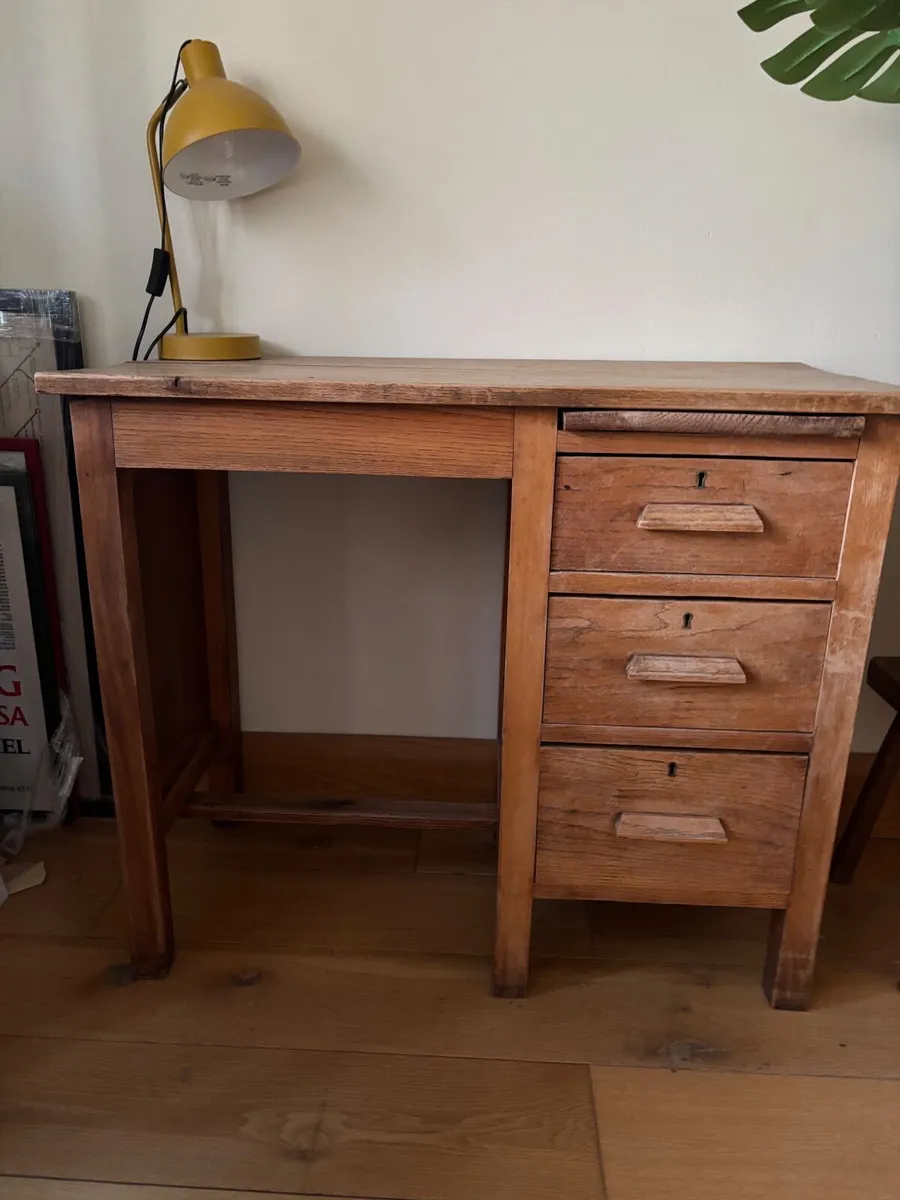 Vintage oak desk - Image 1