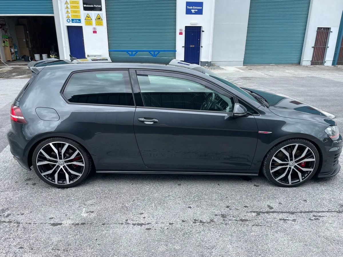 2015 VW Golf GTI Performace (230bhp) - Image 3